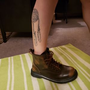 Super cute low boot.